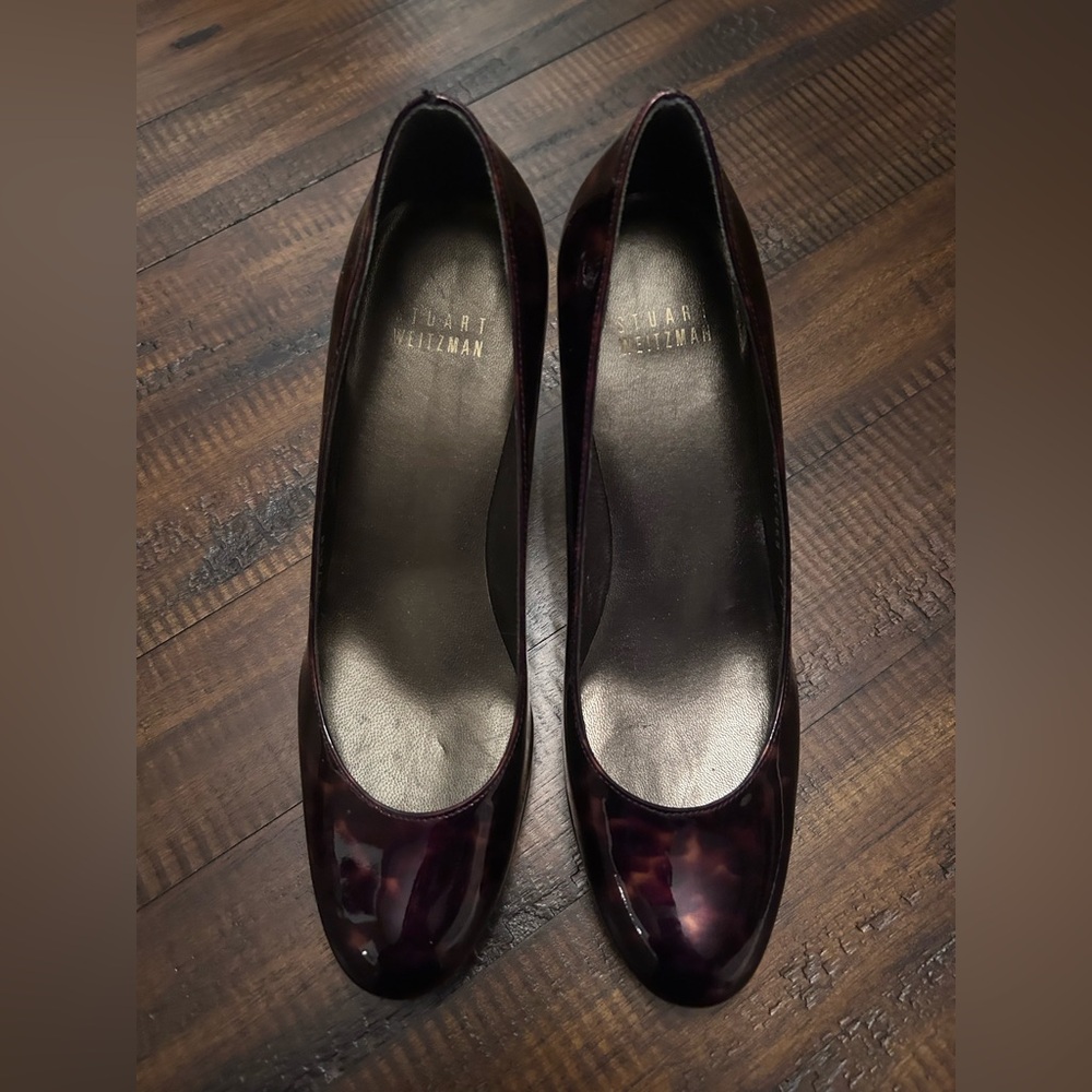 NWOT Stuart Weitzman “Platswoon” Tortoiseshell Patent Leather Pumps
Never Worn. - Picture 4 of 10